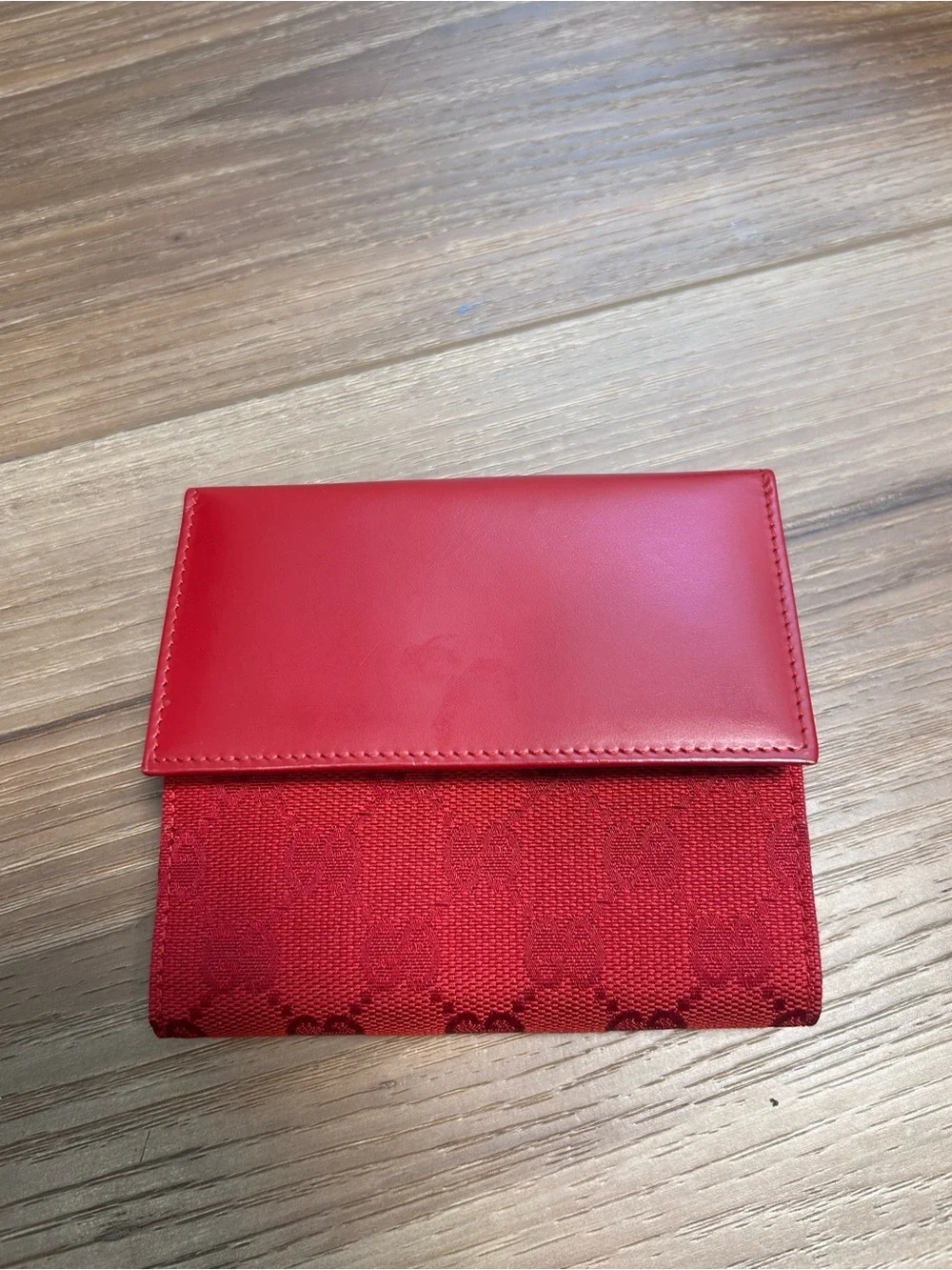 New in Box Gucci red Jackie monogram bifold wallet piston lock silver authentic